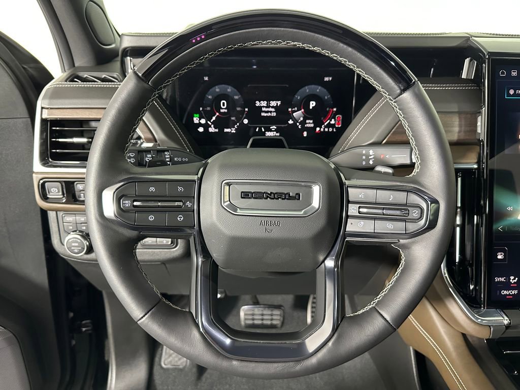 Used 2025 GMC Yukon XL Denali Ultimate image 12