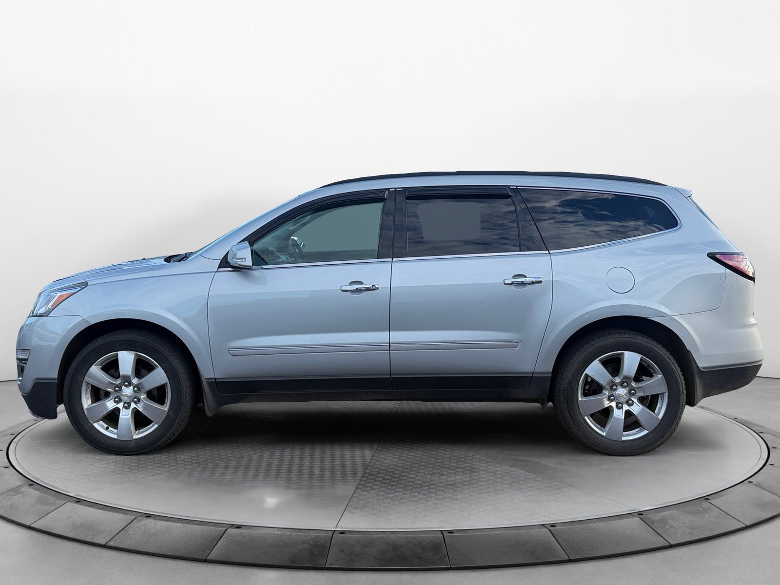 Used 2013 Chevrolet Traverse LTZ AWD/4WD image 3