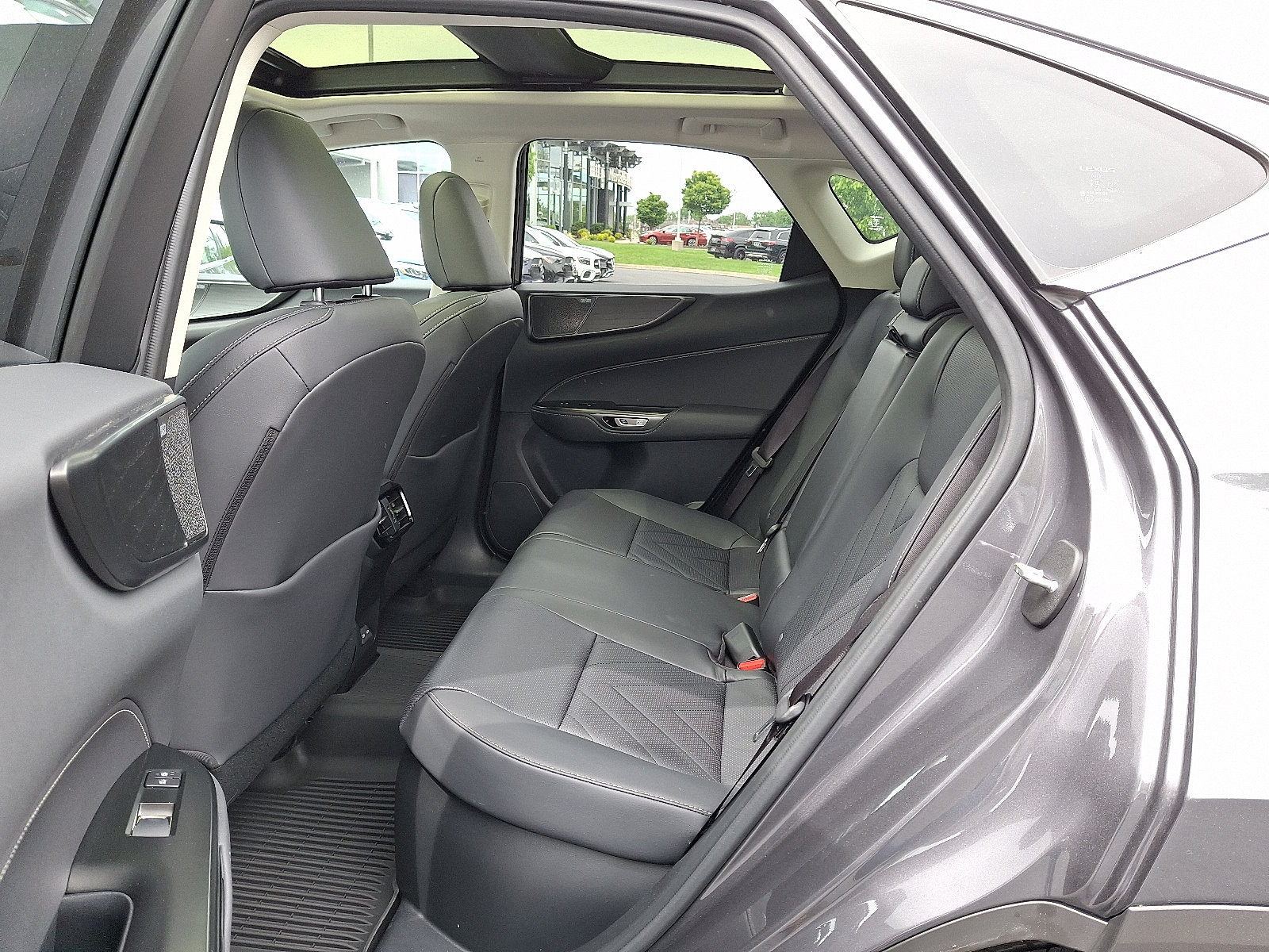 Used 2024 Lexus NX 350h AWD w/ Vision Package image 10