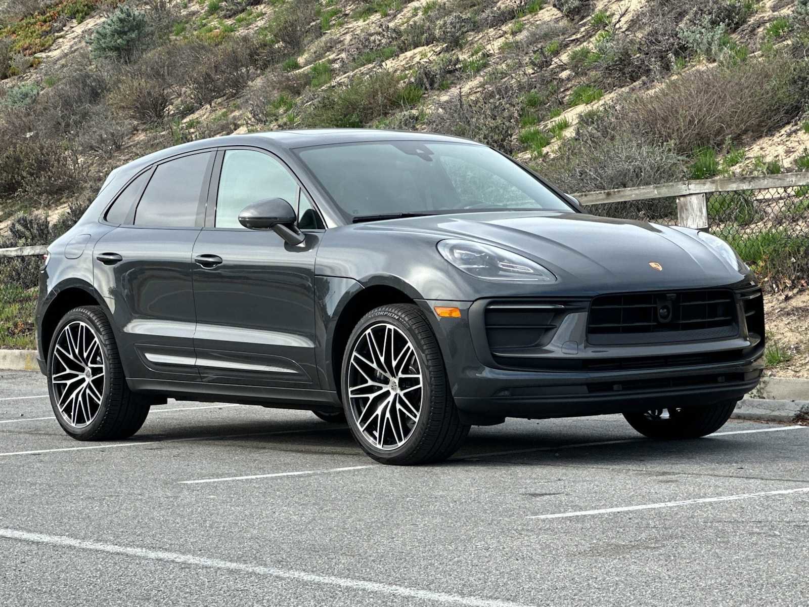 Used 2025 Porsche Macan Turbo image 10