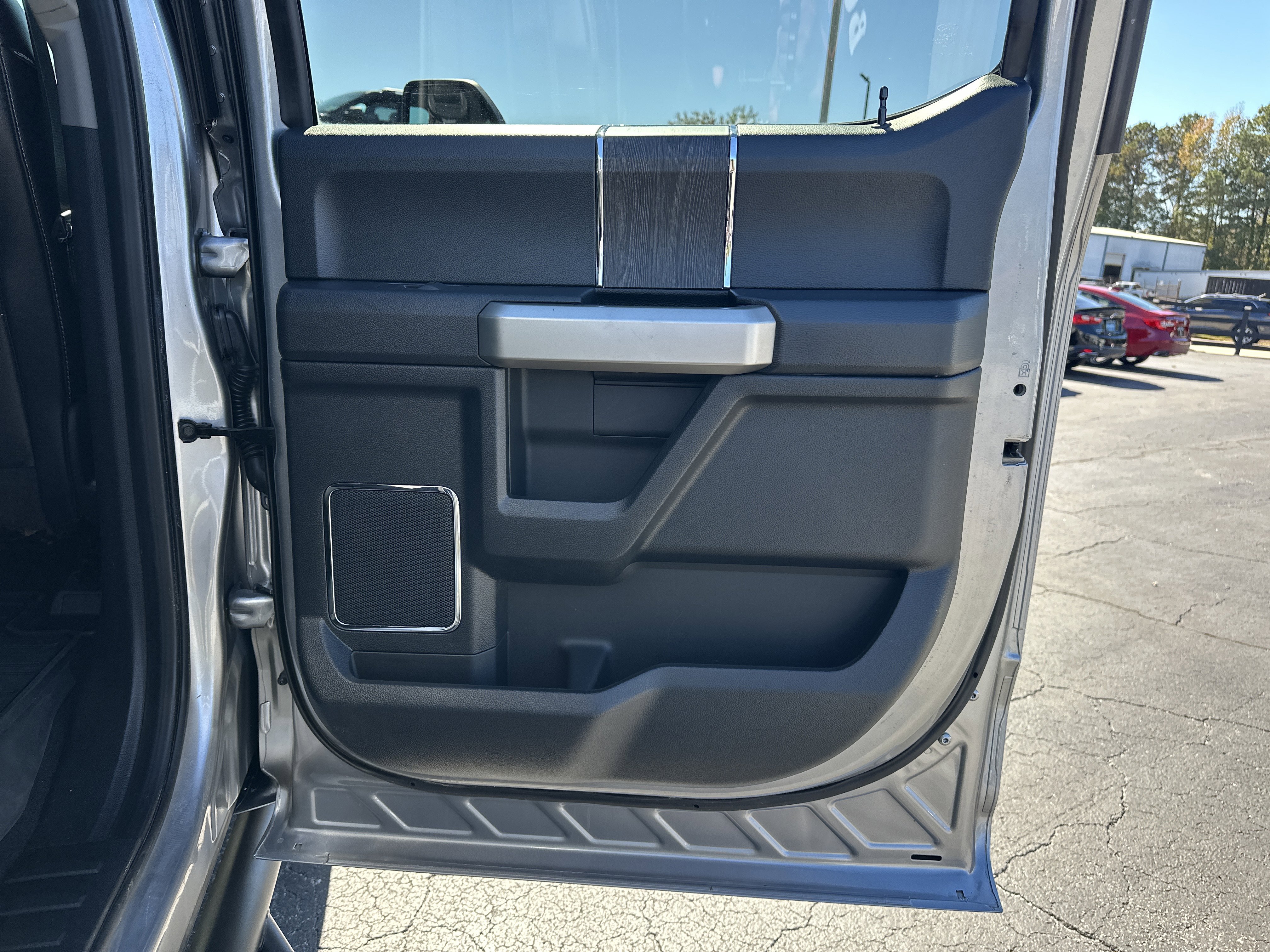 Used 2020 Ford F350 Lariat w/ Lariat Ultimate Package image 17