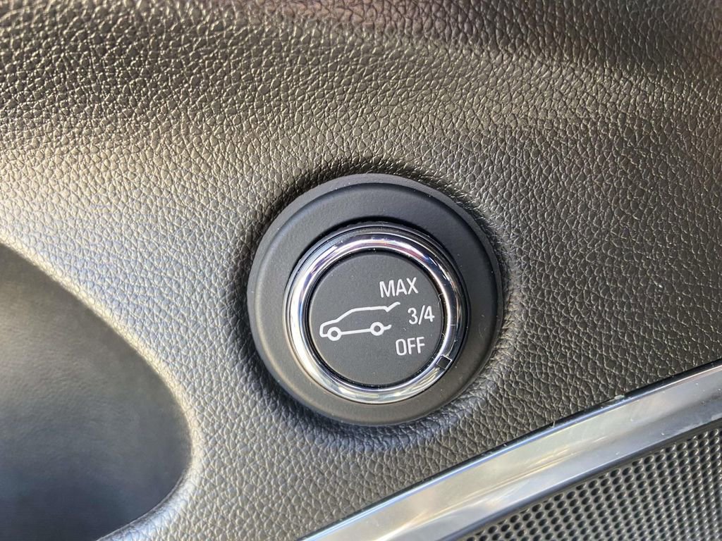 Used 2020 Buick Enclave Essence w/ Sport Touring Edition image 16