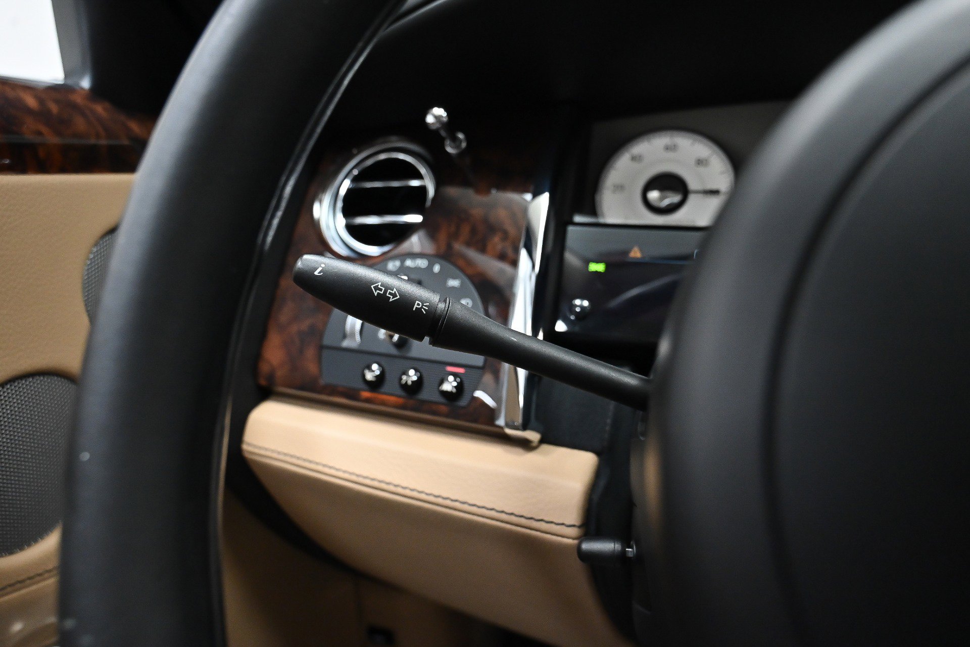 Used 2017 Rolls-Royce Ghost image 44