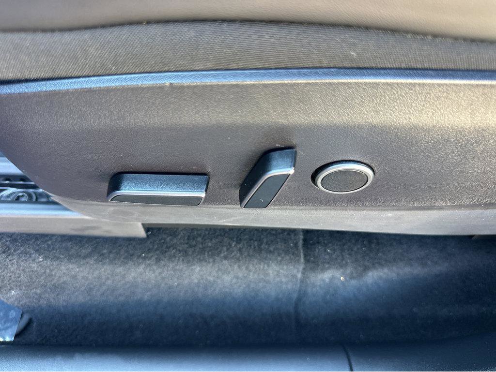 Used 2023 Tesla Model Y Long Range AWD/4WD image 29