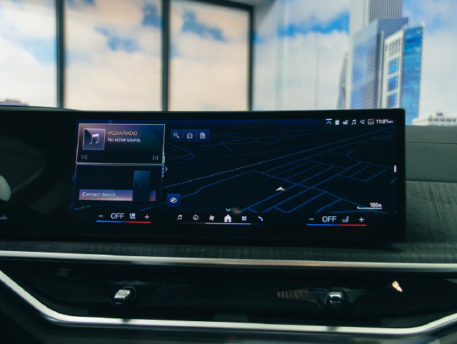 New 2026 BMW ALPINA XB7 AWD/4WD image 17