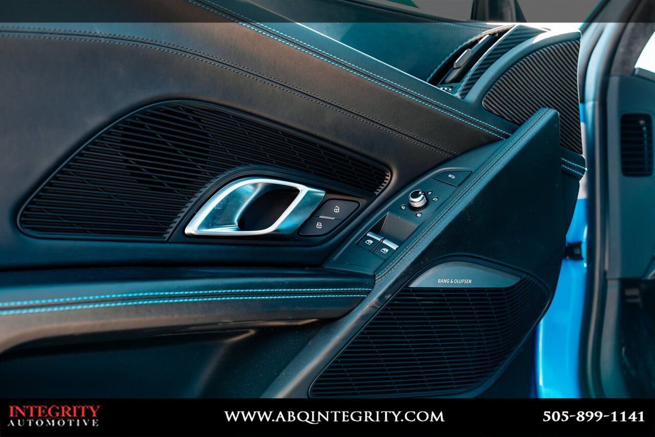 Used 2017 Audi R8 V10 w/ Carbon Exterior Package image 22