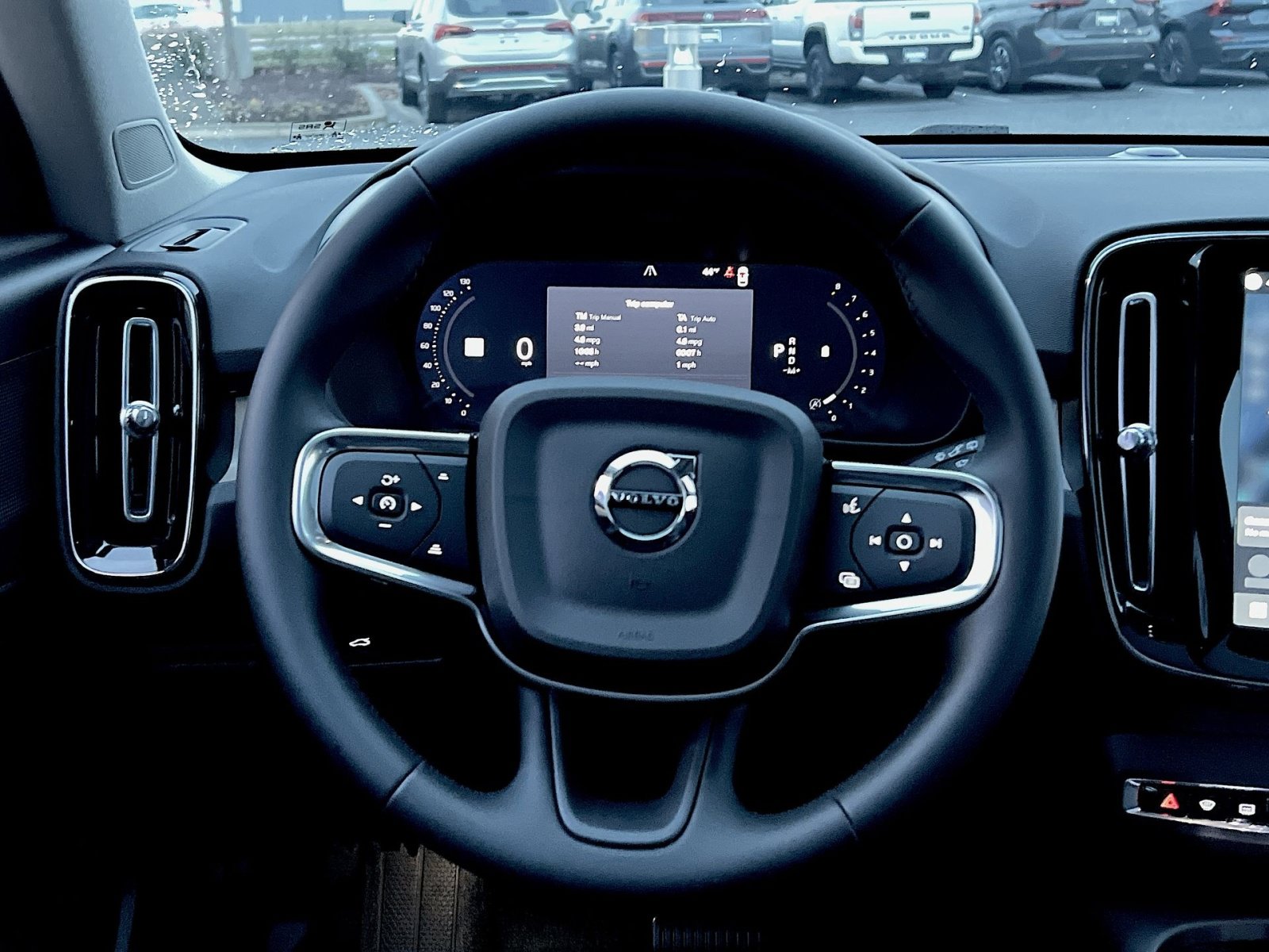 New 2026 Volvo XC40 B5 Plus w/ Protection Package Premier AWD/4WD image 16