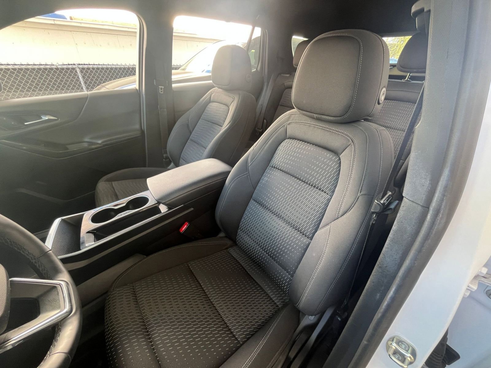 Used 2025 Chevrolet Equinox LT image 37