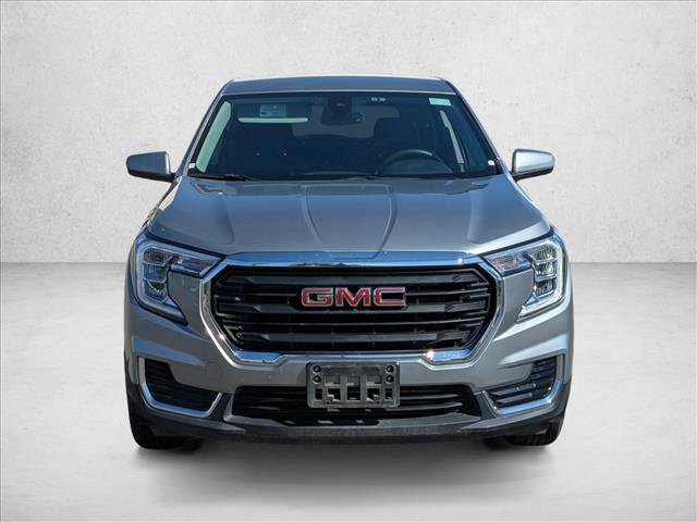Used 2024 GMC Terrain SLE FWD image 2