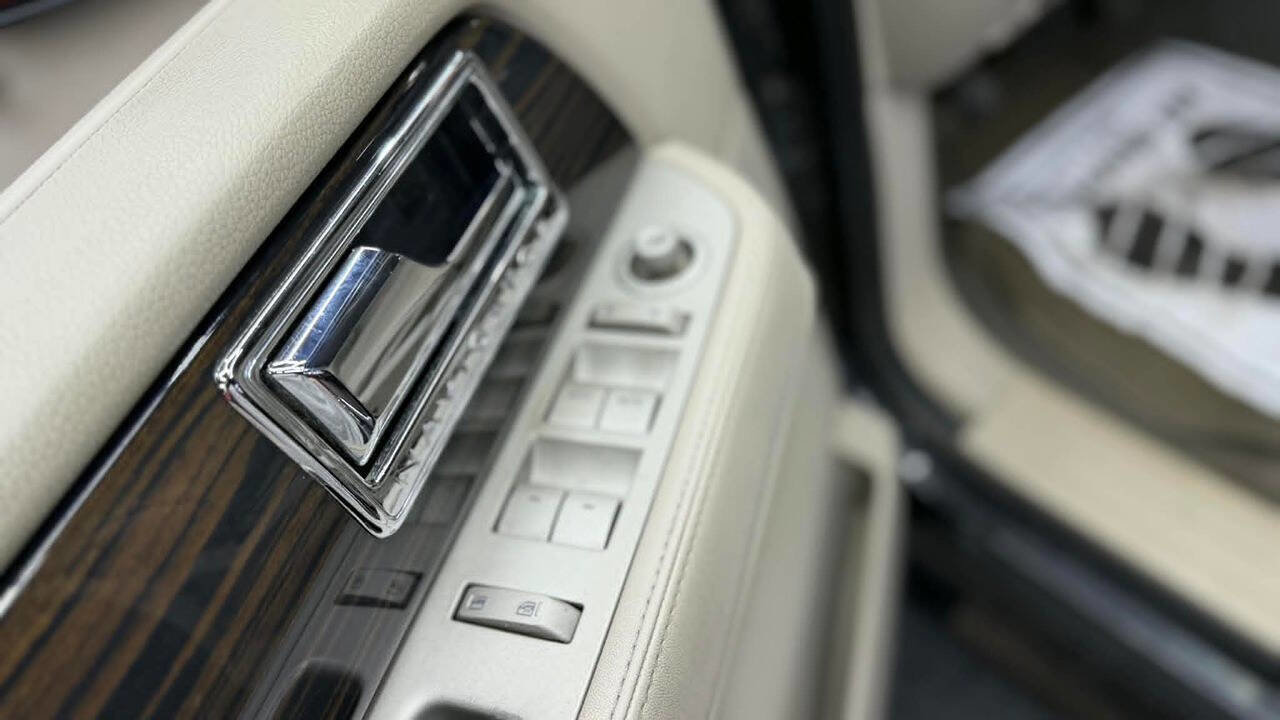 Used 2008 Lincoln Navigator 4WD image 9