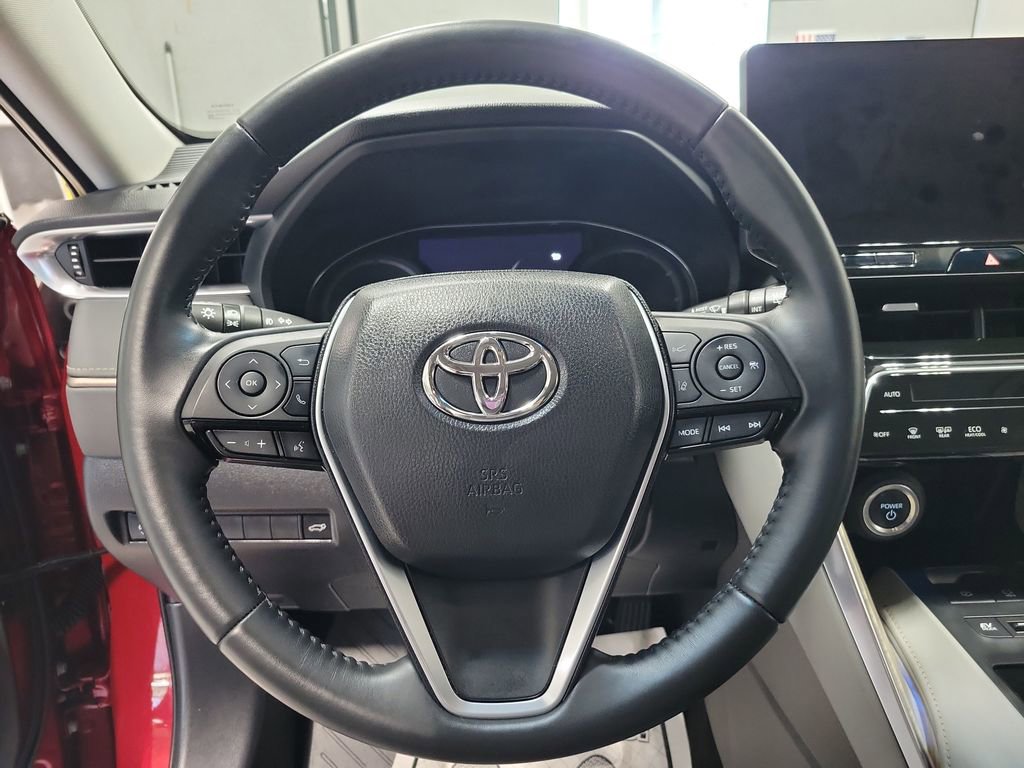 Used 2023 Toyota Venza XLE AWD/4WD image 5