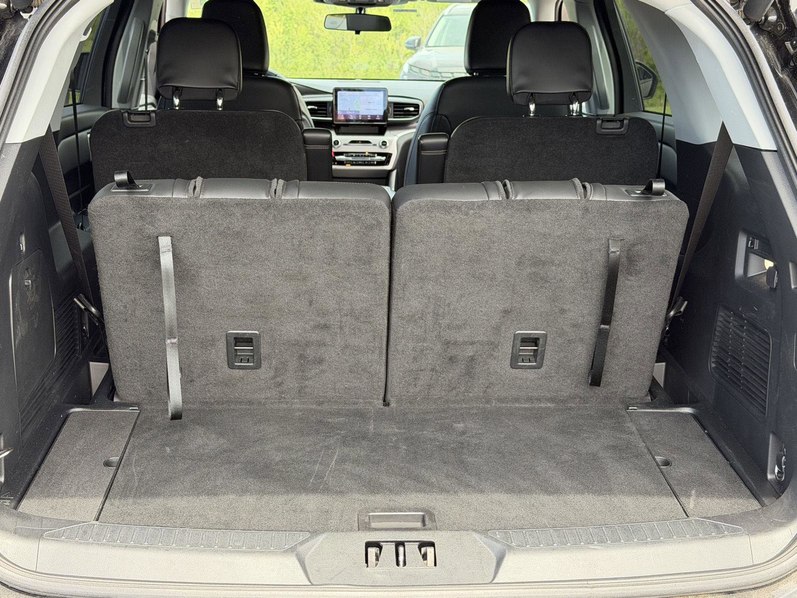Used 2023 Ford Explorer XLT w/ Equipment Group 202A image 27