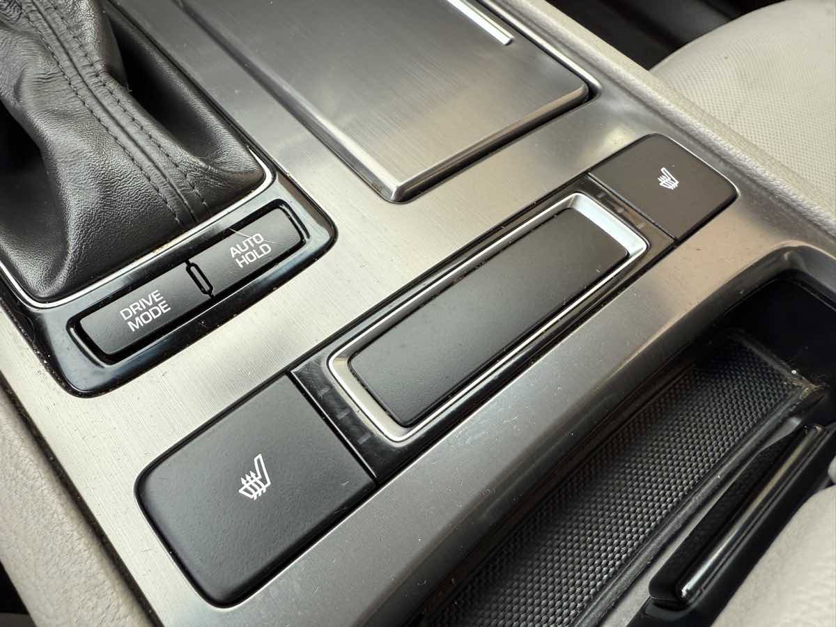 Used 2017 Genesis G80 3.8 image 47