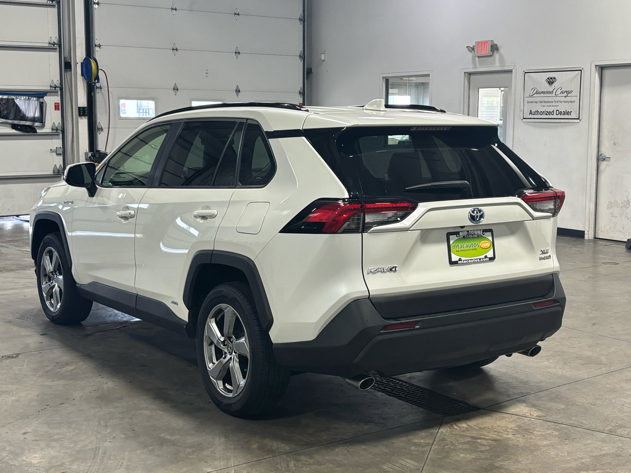 Used 2021 Toyota RAV4 XLE Premium image 13