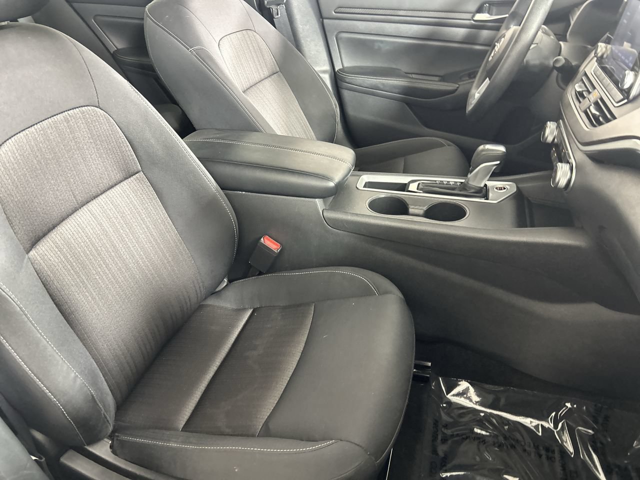 Used 2025 Nissan Altima 2.5 SV FWD image 25