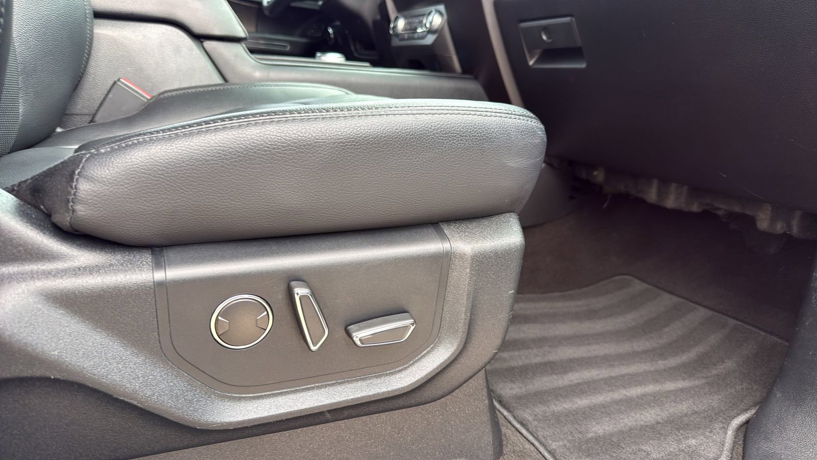 Certified 2021 Ford Expedition Limited RWD image 24