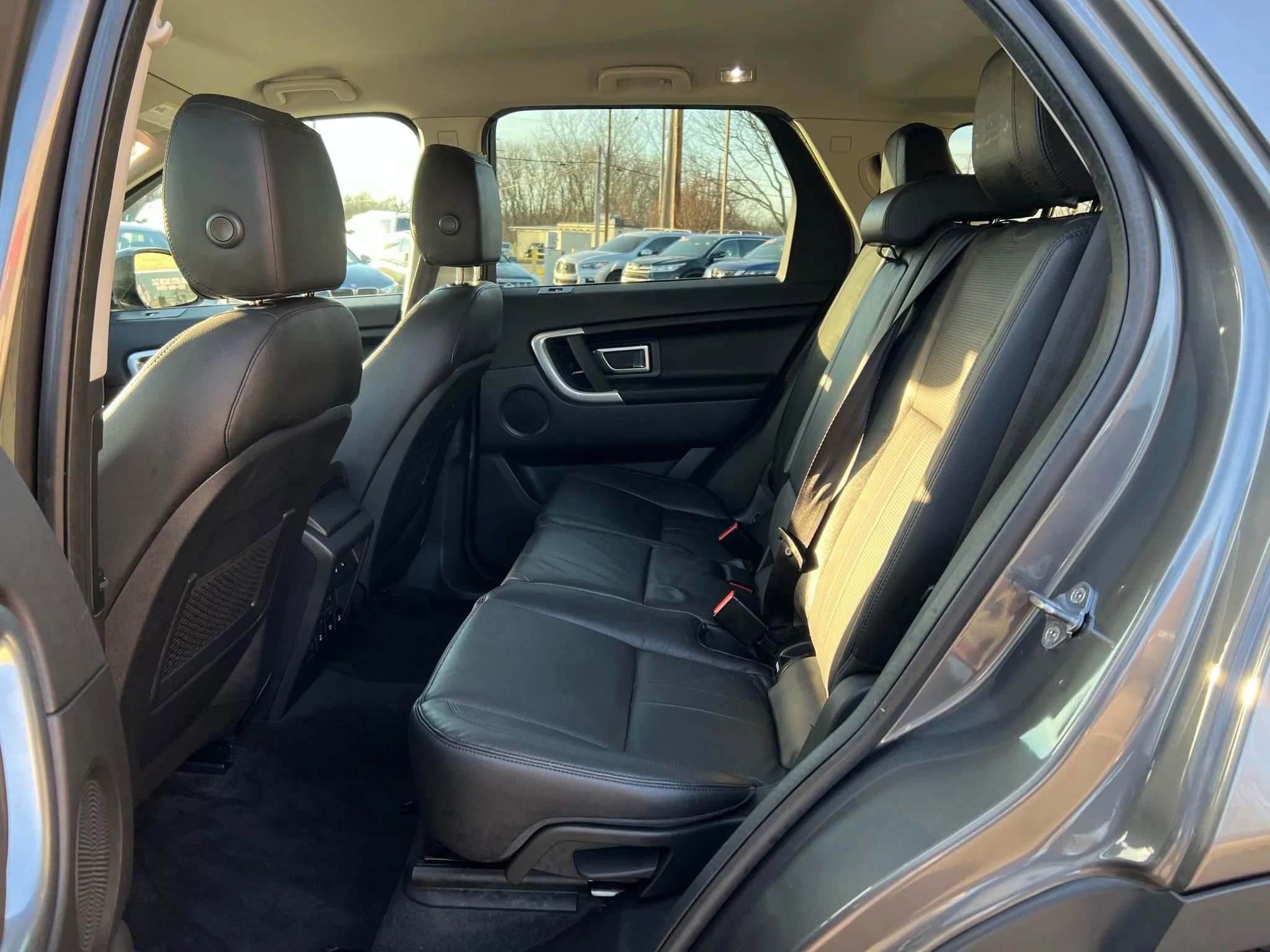 Used 2019 Land Rover Discovery Sport SE AWD/4WD image 26