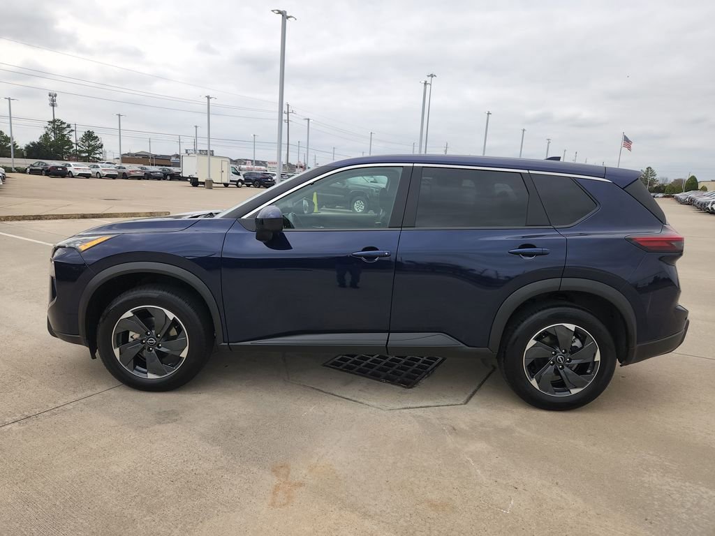 Used 2025 Nissan Rogue SV AWD/4WD image 8