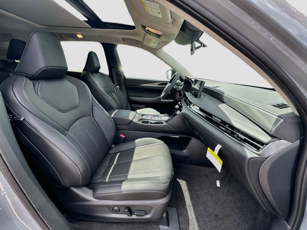 New 2027 INFINITI QX60 Luxe w/ Cargo Package FWD image 31