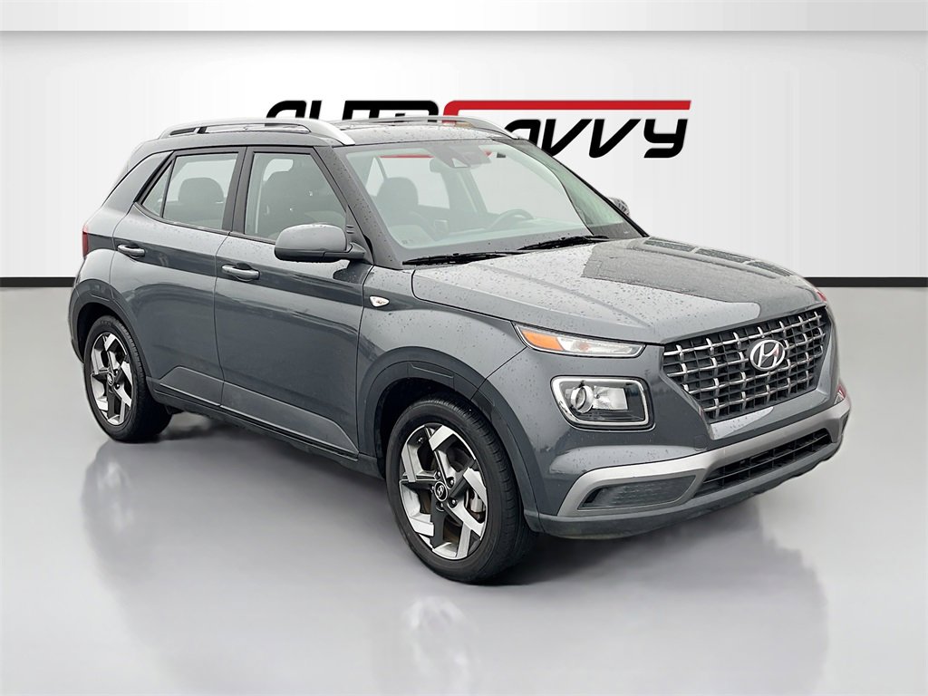 Used 2024 Hyundai Venue SEL image 1