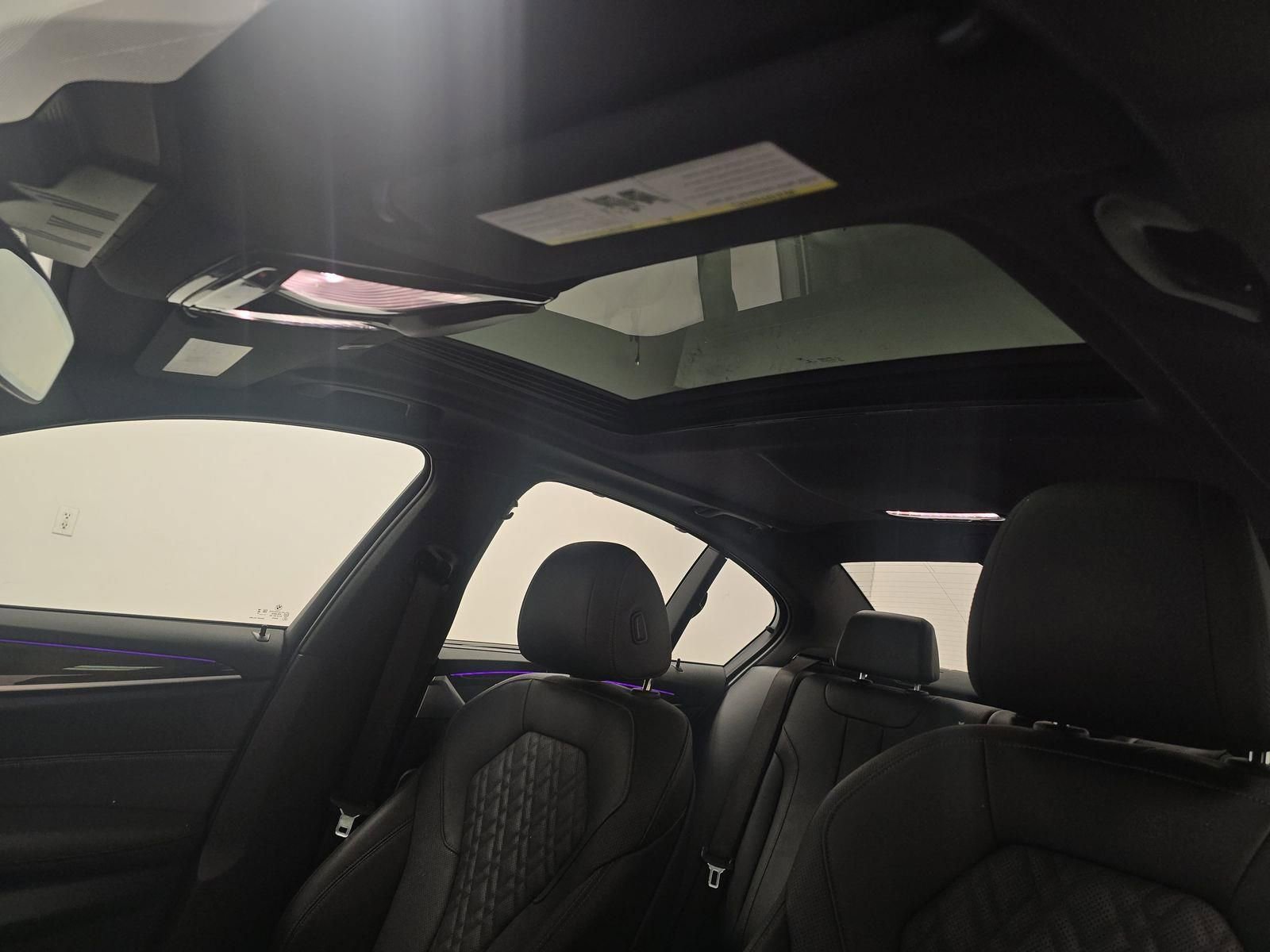 Used 2023 BMW 540i w/ Executive Package image 11