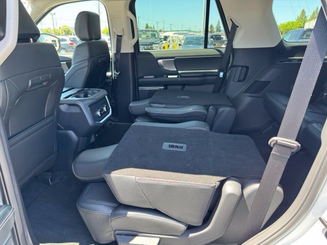 Used 2025 Ford Expedition Platinum AWD/4WD image 33