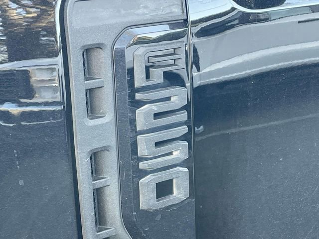 Used 2023 Ford F250 XLT w/ Black Appearance Package AWD/4WD image 7