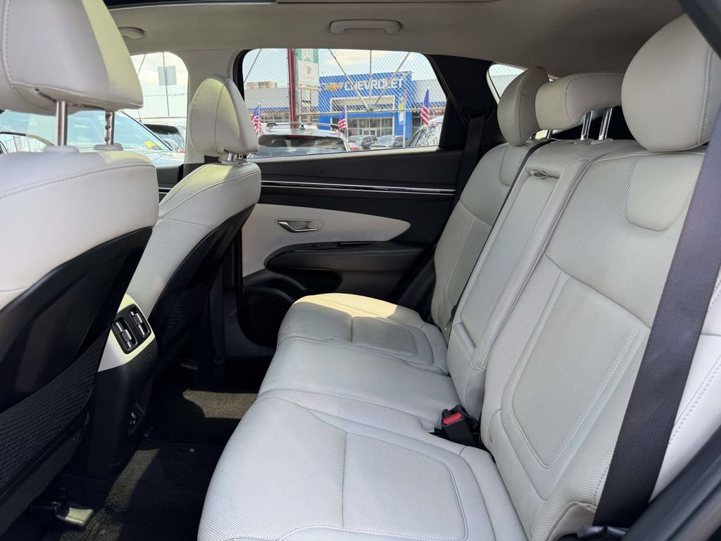 Certified 2023 Hyundai Tucson Limited w/ Winter Package AWD/4WD image 13