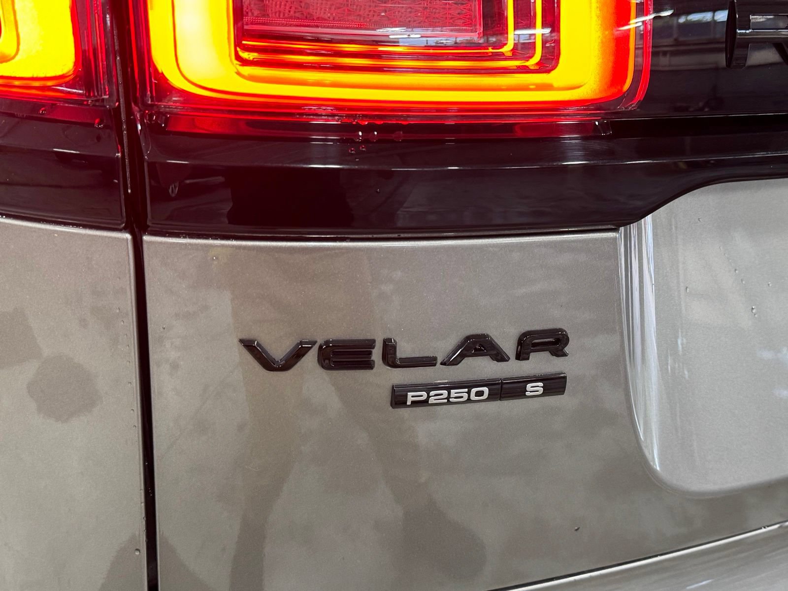 Used 2020 Land Rover Range Rover Velar R-Dynamic S AWD/4WD image 59