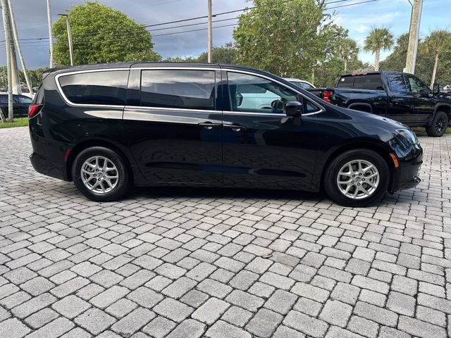Used 2023 Chrysler Voyager LX FWD image 14