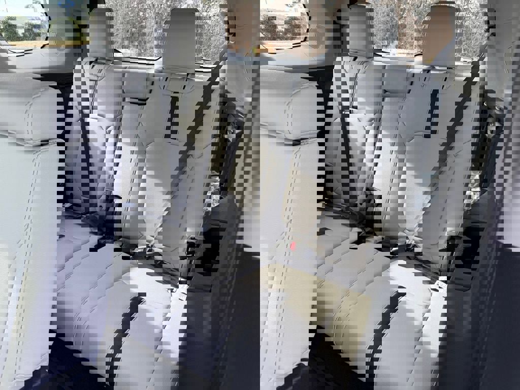 New 2026 Honda Pilot Touring image 13