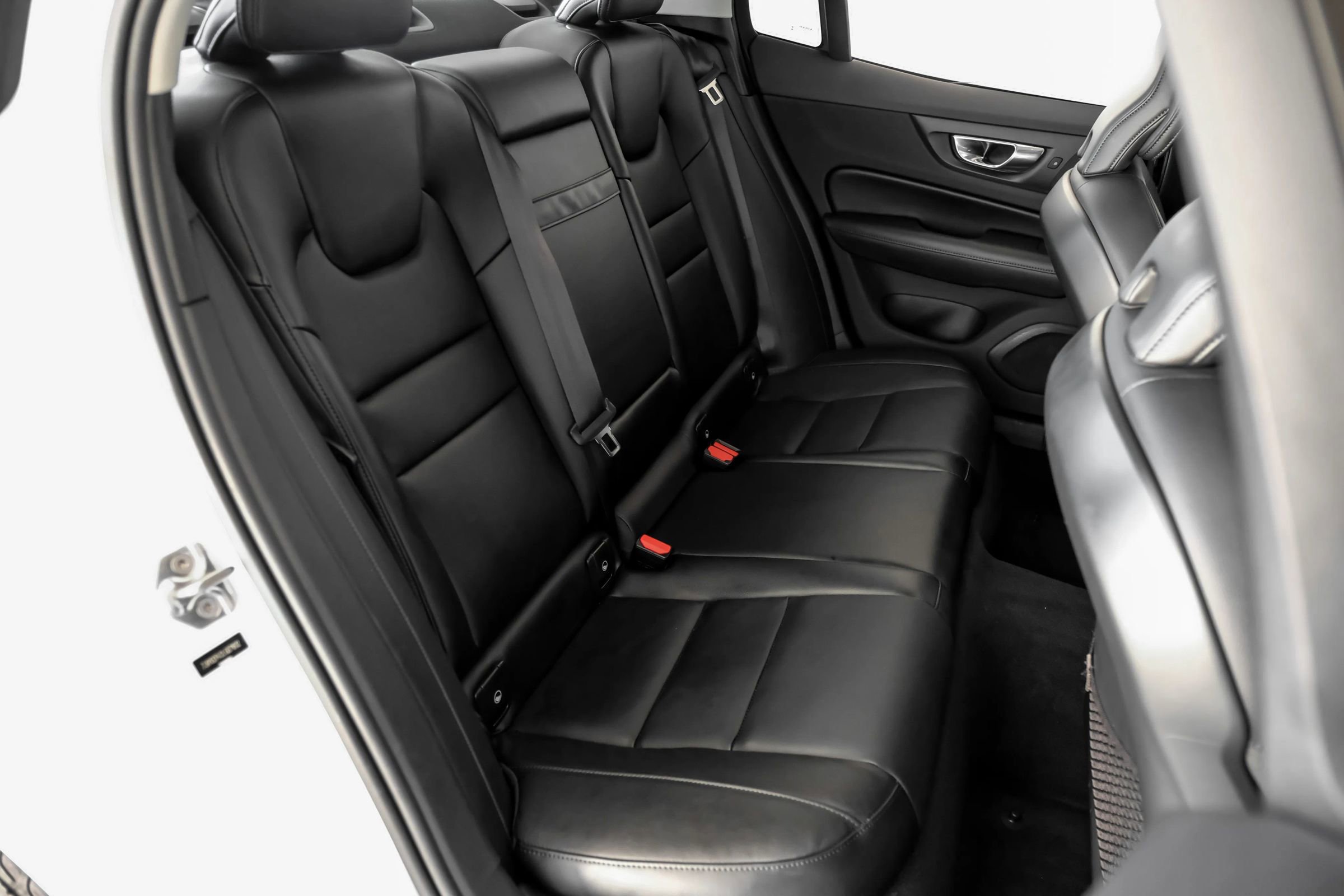 Used 2020 Volvo S60 T5 Momentum image 31