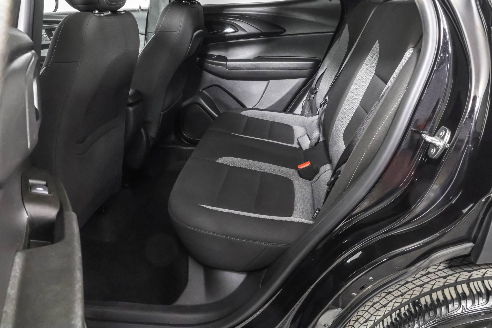 Used 2023 Chevrolet TrailBlazer LT image 34