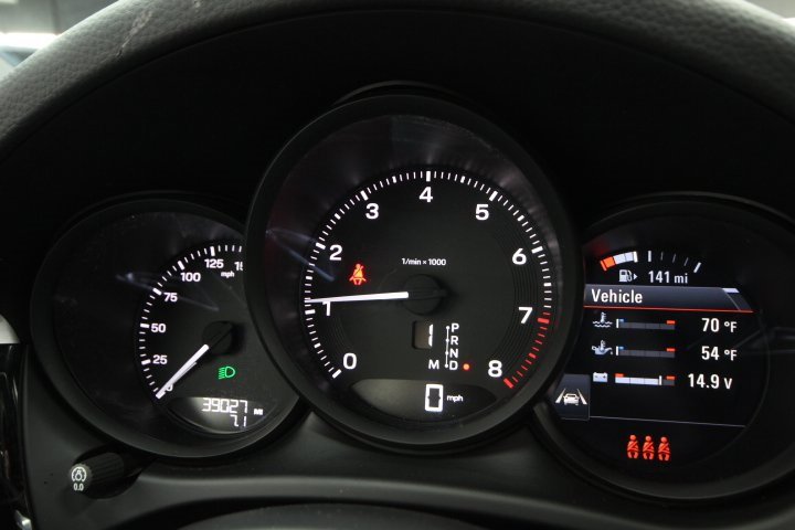 Used 2023 Porsche Macan image 18