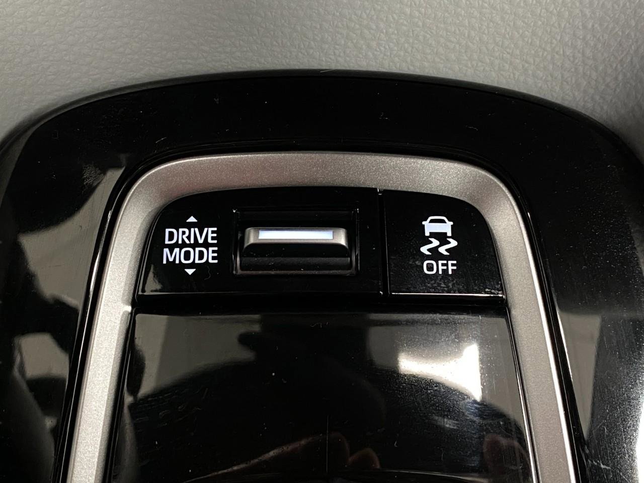 Used 2026 Toyota Corolla SE w/ SE Package image 25