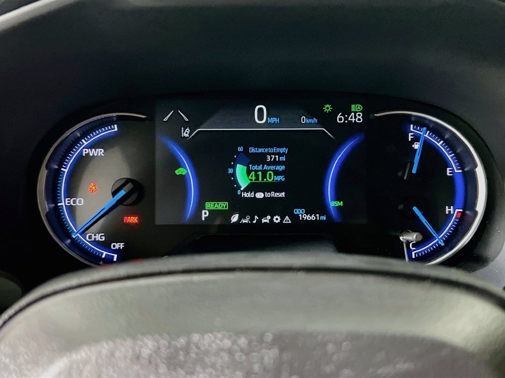 Used 2025 Toyota RAV4 XLE AWD/4WD image 21