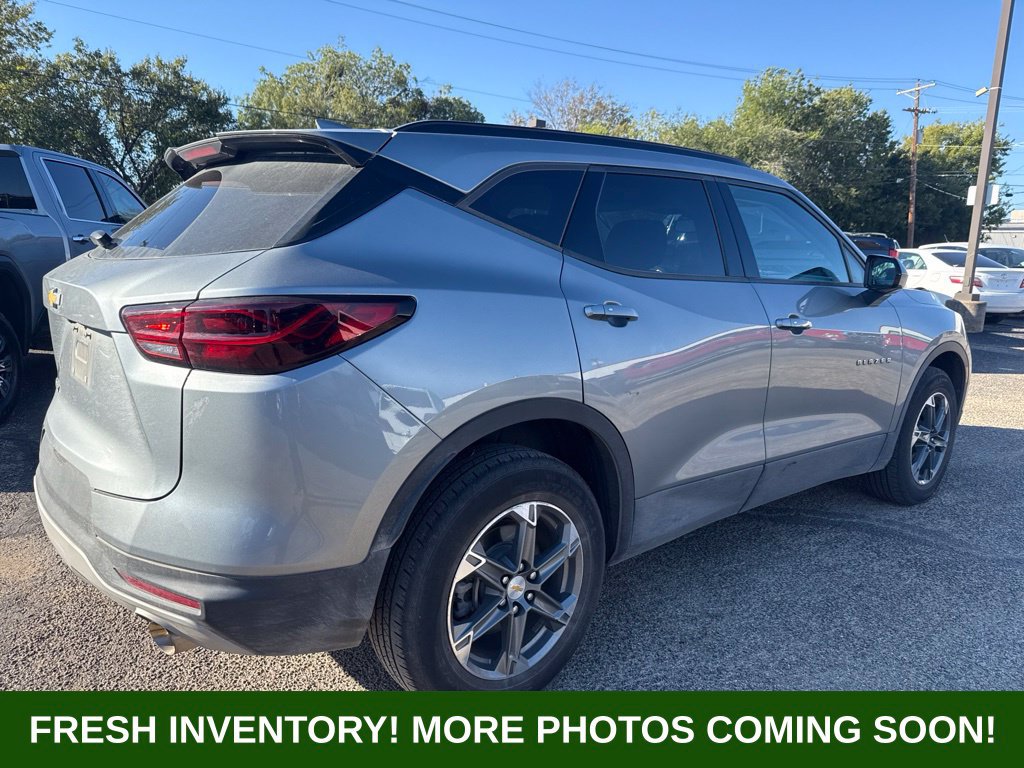 Used 2023 Chevrolet Blazer LT w/ Convenience Package FWD image 2