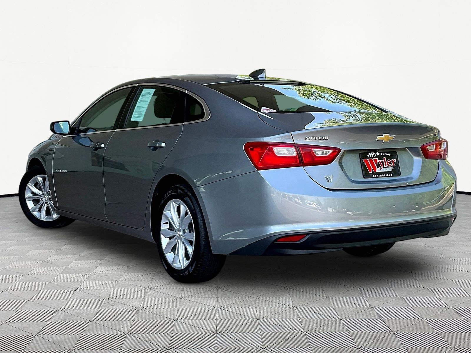 Used 2023 Chevrolet Malibu LT FWD image 4