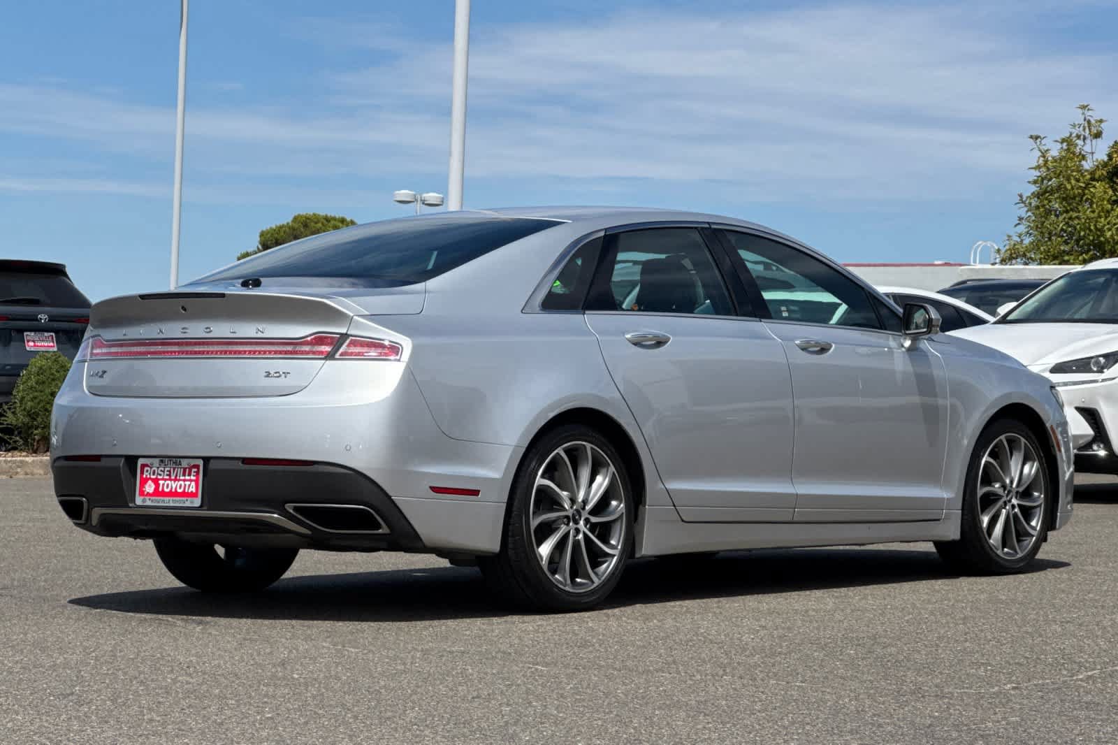 Used 2019 Lincoln MKZ Reserve w/ Reserve Plus Package FWD image 2