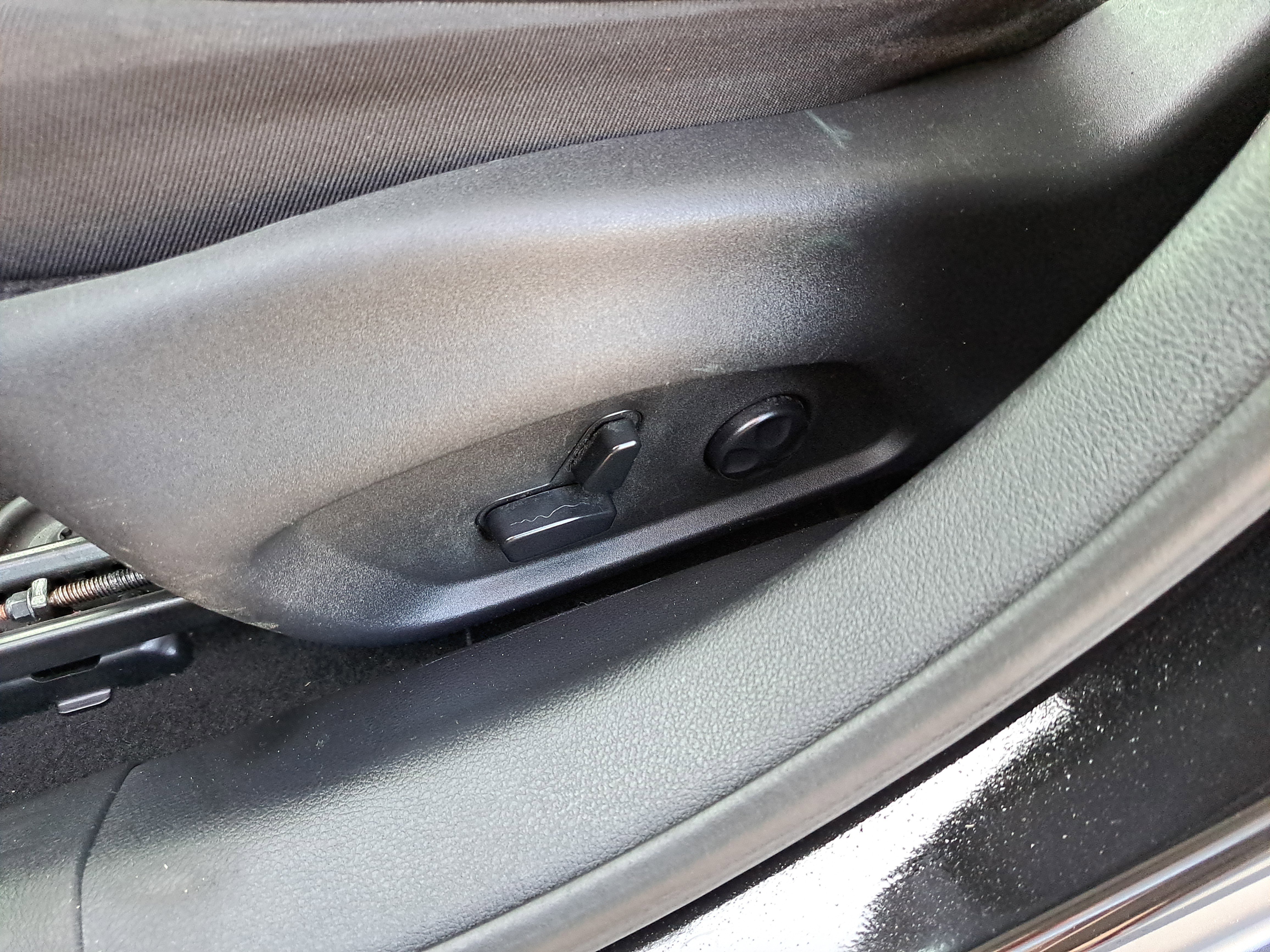 Used 2018 Jeep Compass Latitude w/ Popular Equipment Group image 13