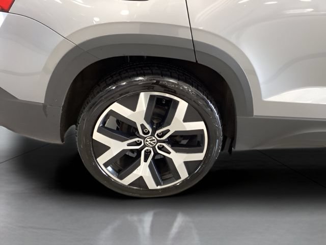 Certified 2023 Volkswagen Taos SEL AWD/4WD image 6