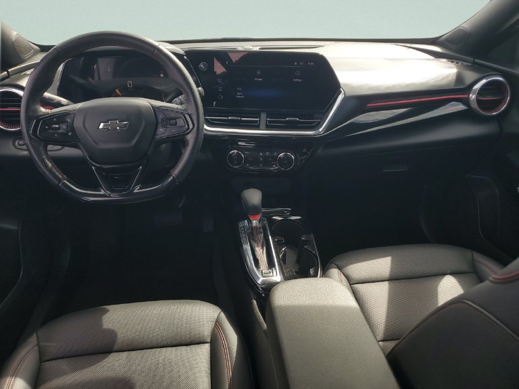 Used 2025 Chevrolet Trax RS w/ Driver Confidence Package FWD image 12
