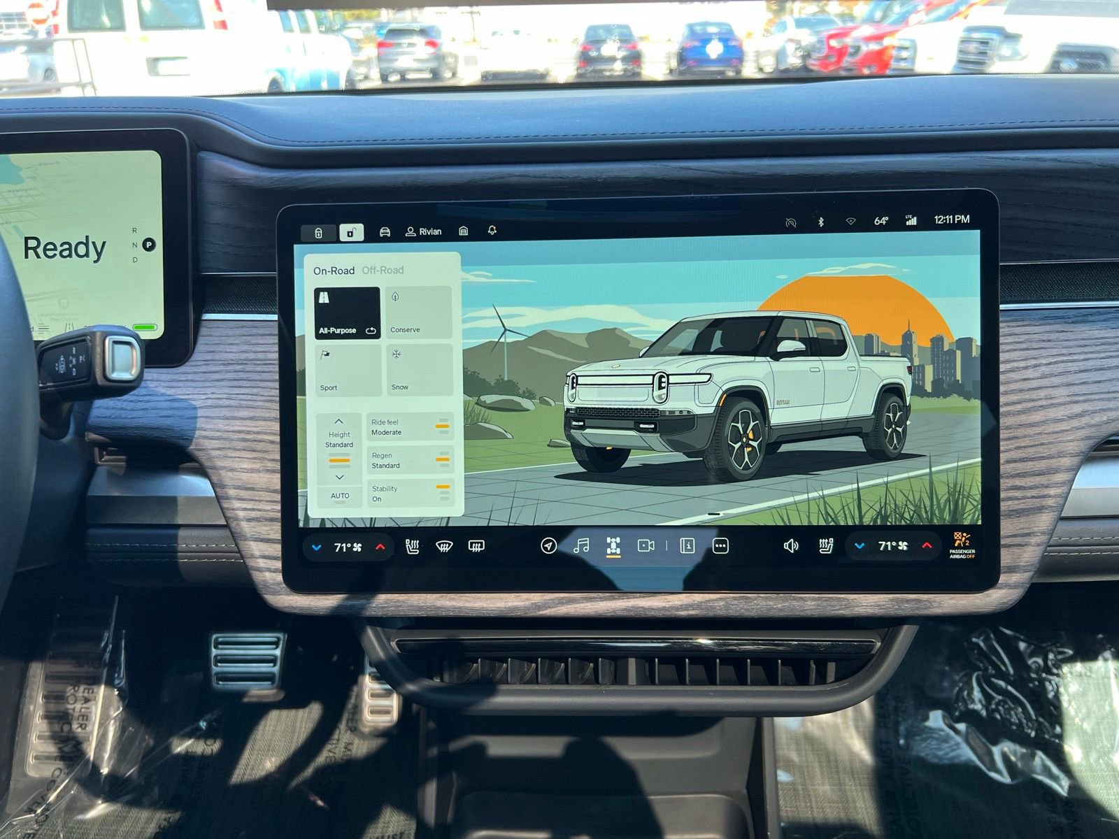 Used 2022 Rivian R1T Adventure image 31