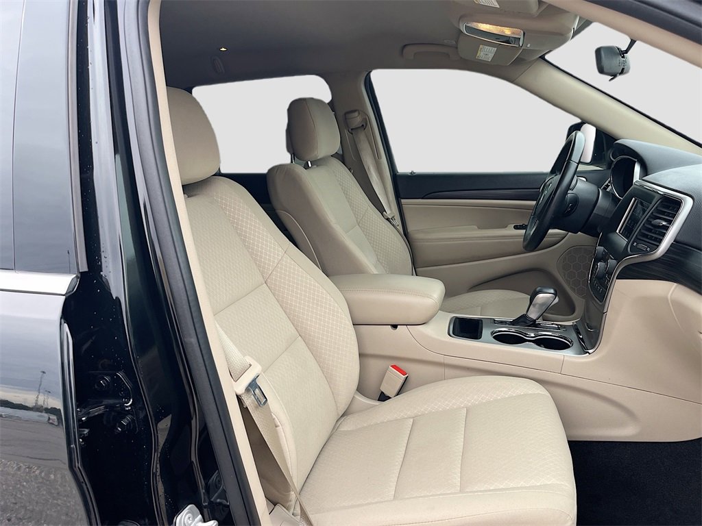 Used 2021 Jeep Grand Cherokee Laredo image 26