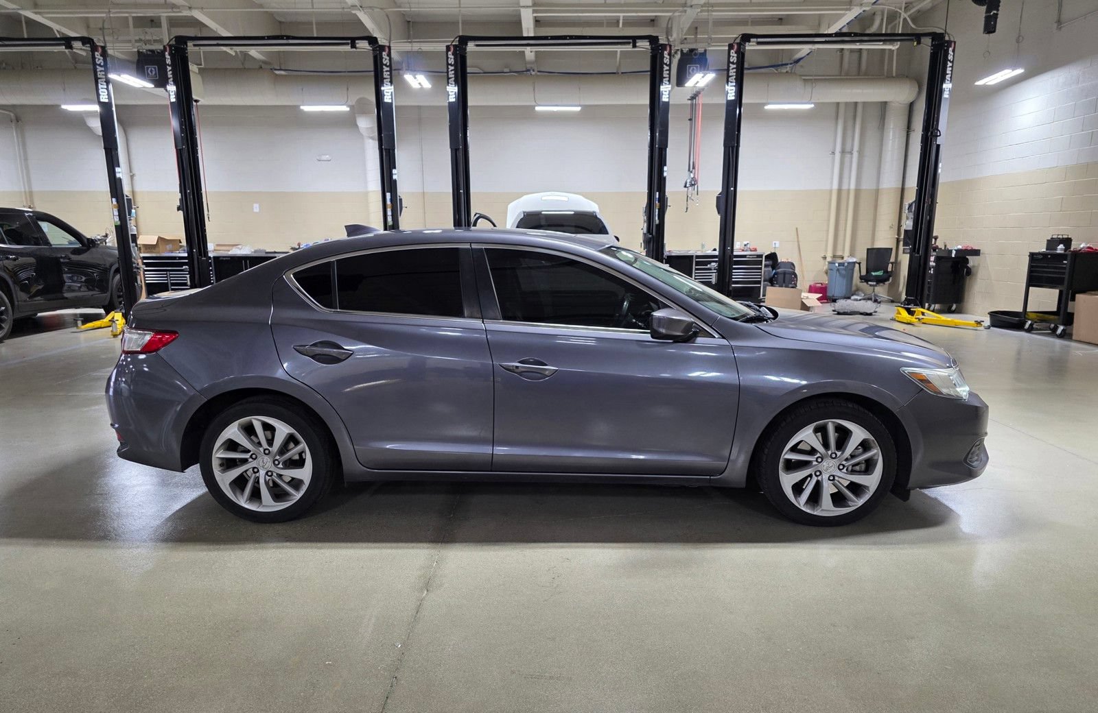 Used 2017 Acura ILX w/ AcuraWatch Plus Package FWD image 8