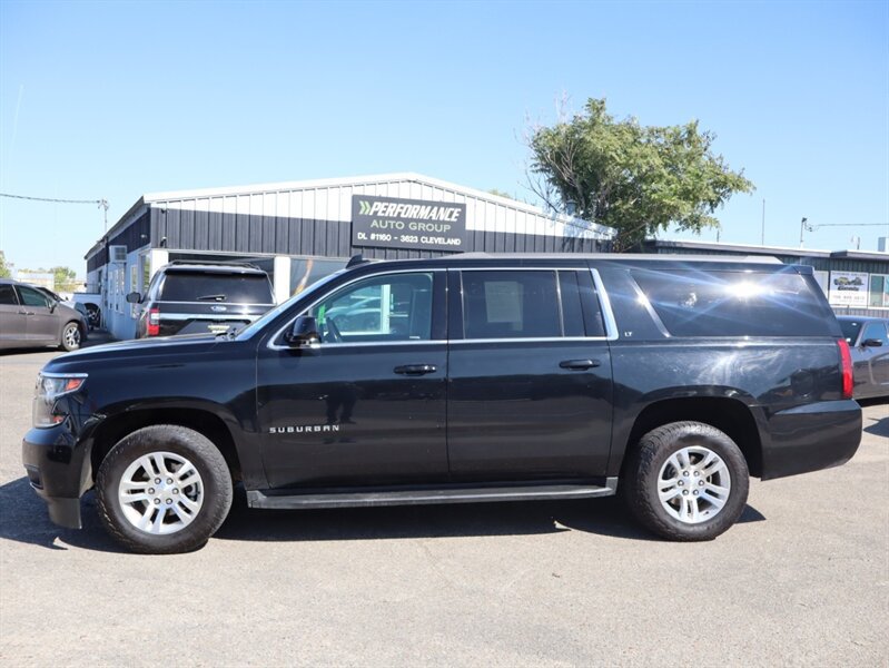 Used 2018 Chevrolet Suburban LT w/ Luxury Package AWD/4WD image 4
