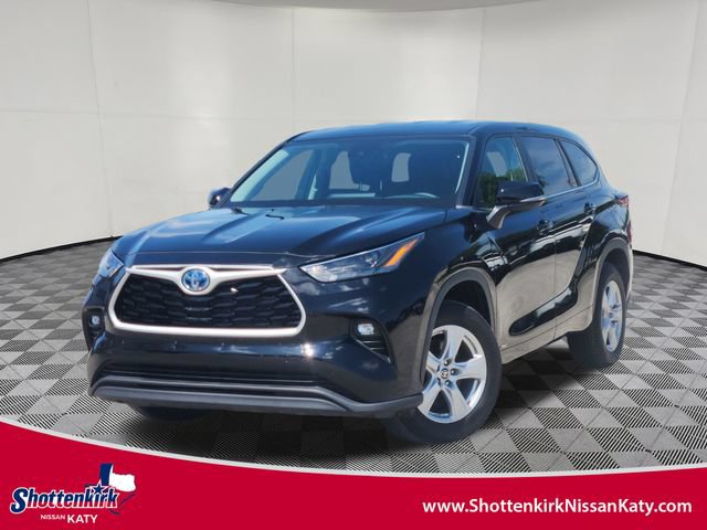 Used 2024 Toyota Highlander LE AWD/4WD image 1