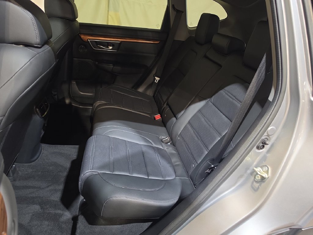 Used 2020 Honda CR-V Touring image 25