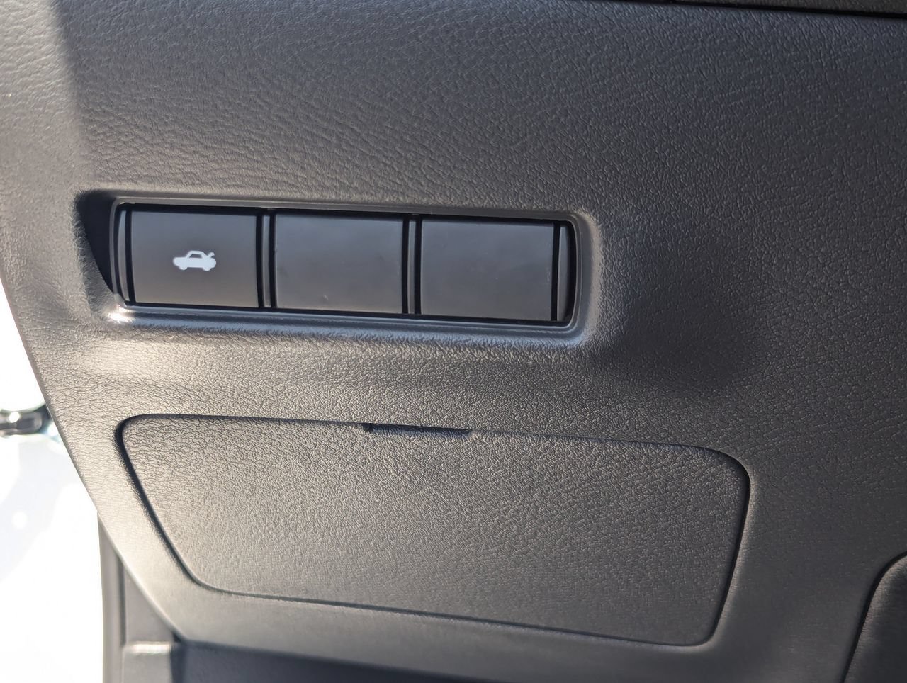 New 2027 Nissan Sentra SR w/ Floor Mat Package FWD image 23