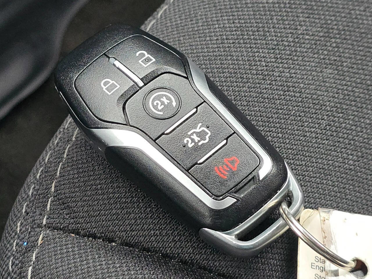 Used 2017 Ford Explorer XLT w/ Equipment Group 201A image 32